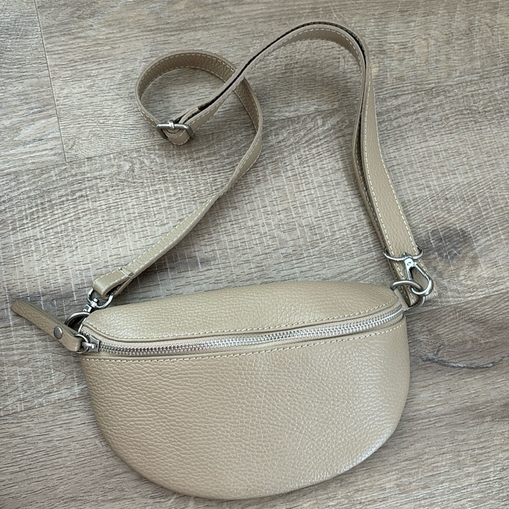 NWOT-Italian leather crossbody